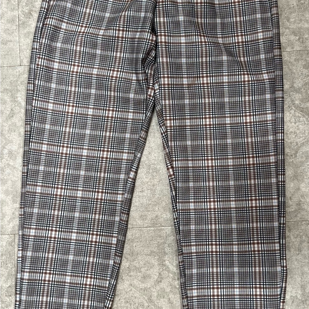Women's Plaid Chinos in Brown, Black & White - Tailored Everyday Fit